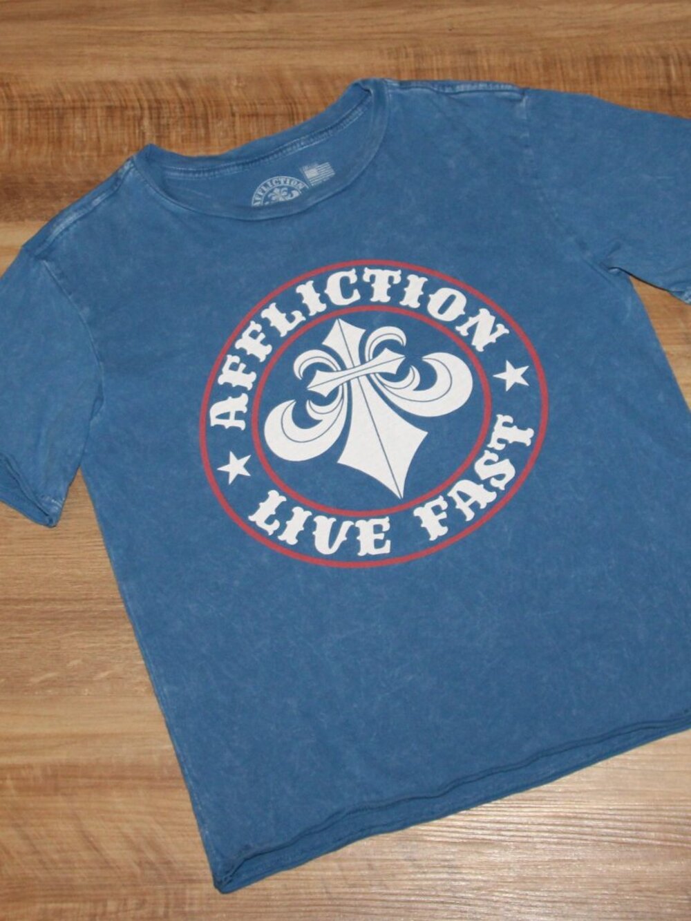 LIKE NEW! Boy's AFFLICTION Size SMALL Blue Lava Wash Graphic Print Logo Tee